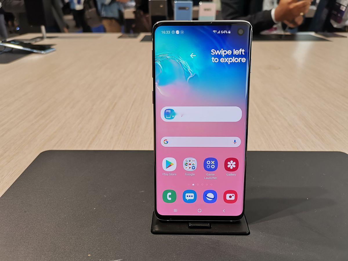 降价+潮色！Pixel10a能撬动中端市场？
 
中端机用两年就停更、颜值清一色