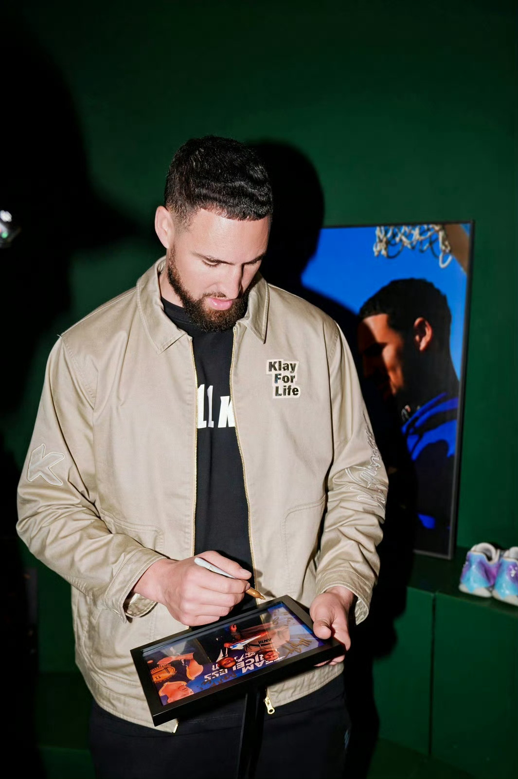 这身外套真不错啊，我也要搞一件克莱汤普森克莱汤普森终身合同何不懂的超话