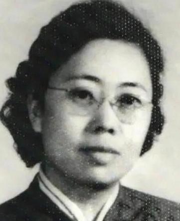 1986年，聂元梓被批准保外就医，但她却面临着众叛亲离的尴尬境地，出狱后的她竟然