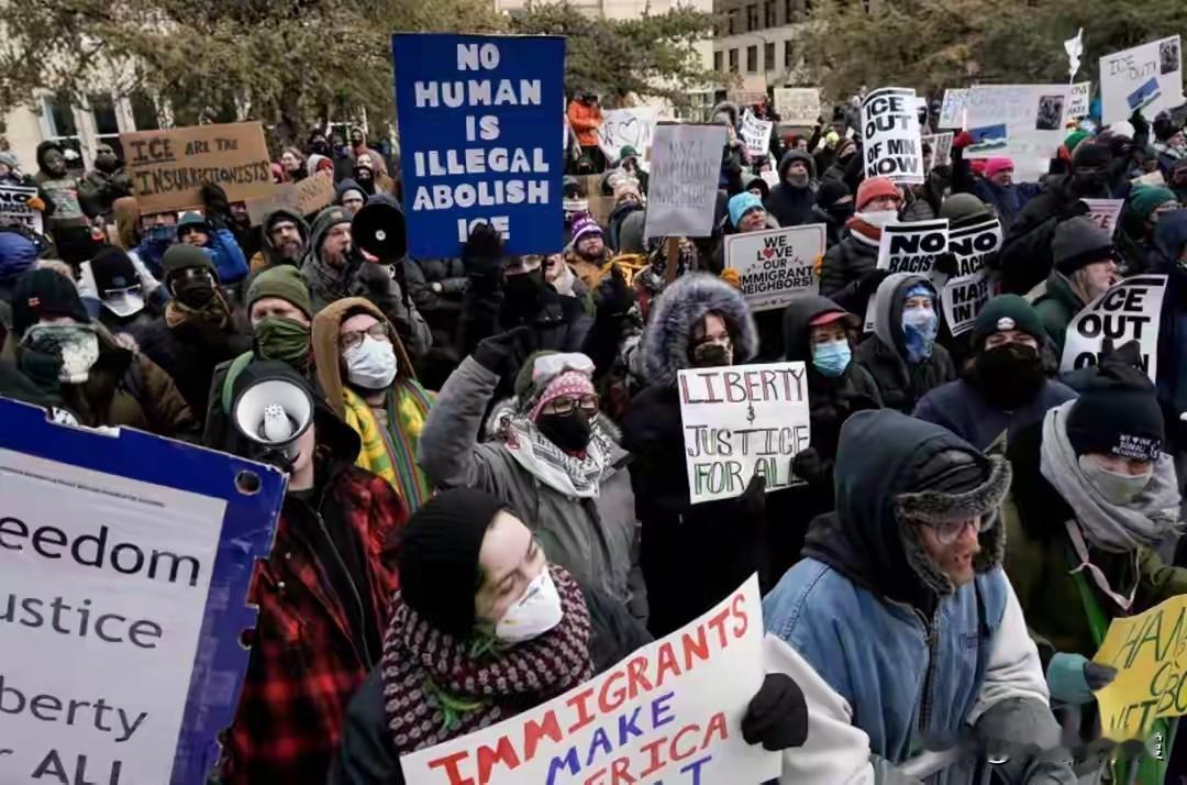 美军空降师接到战备命令，这一仗特朗普一点都不敢输