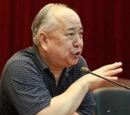 中国科学院院士姜伯驹曾经一语惊人：“不是别人卡我们脖子，而是我们的教育把自己困住