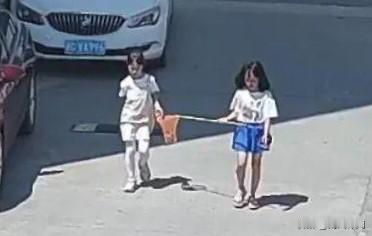 近日，浙江乐清的赵兮凡和赵芷柔两位小朋友，做了一件特别暖心的事，还收获了警察叔叔