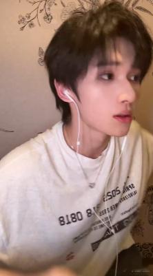 余宇涵邓恩熙是同一个驾校教练 余宇涵直播爆料太好笑！和邓恩熙同一个驾校教练，还傻