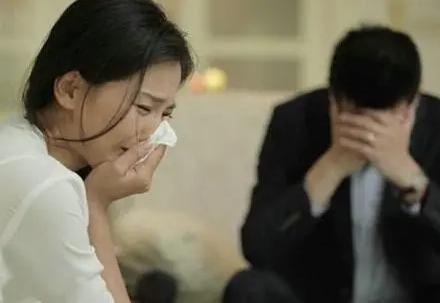广东，一对年轻情侣在追求极致快感时，未采取安全措施，结果导致女子宫外孕。女子在花