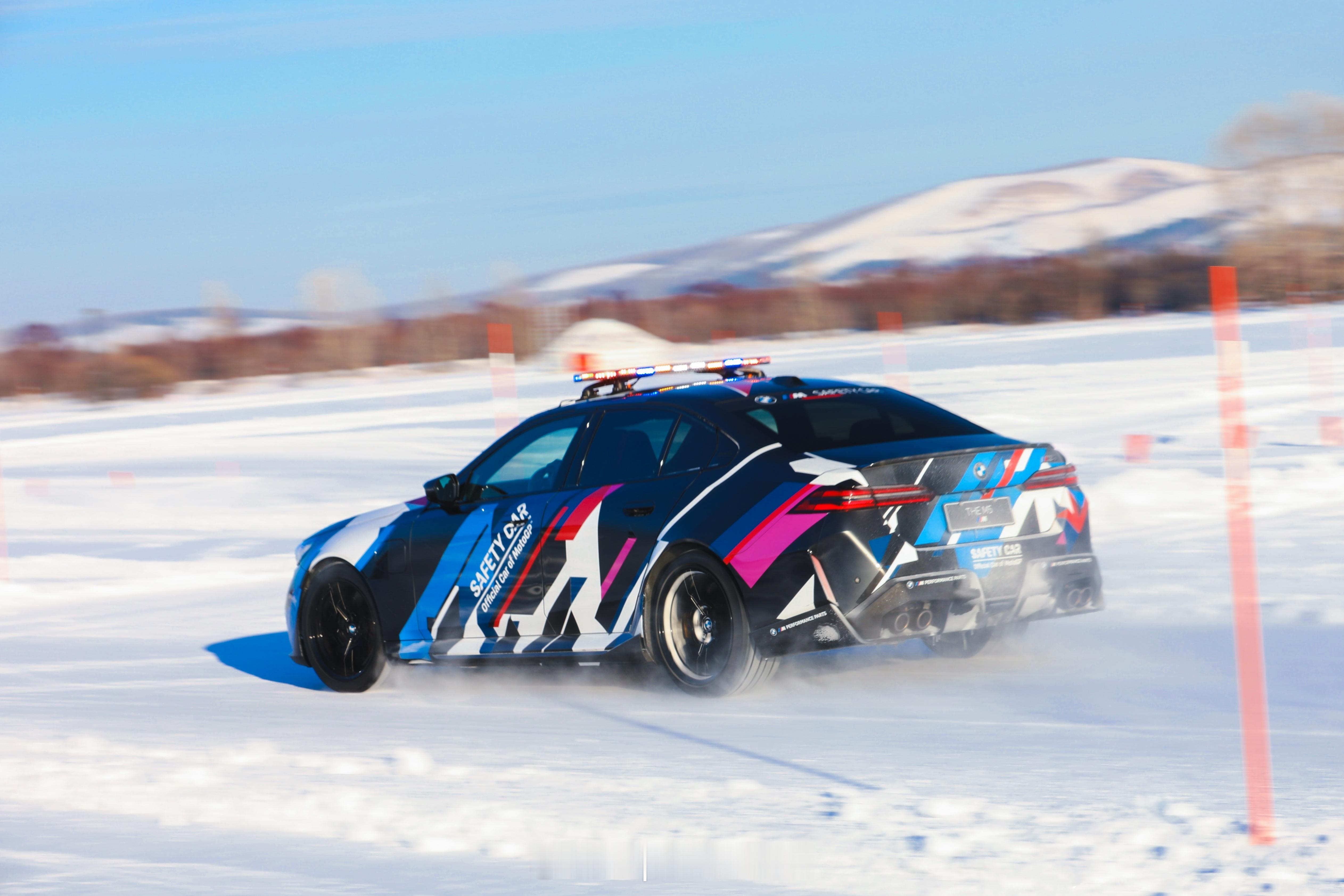 V8V8的安全车，哈哈