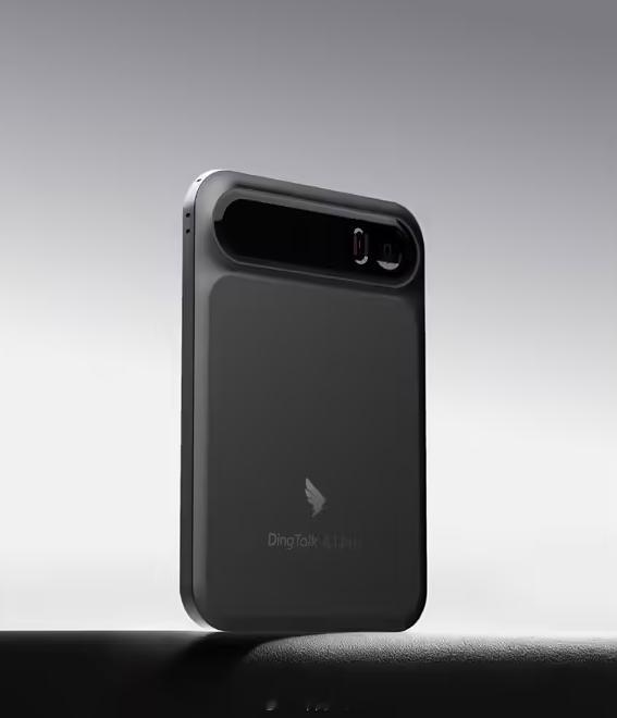 钉钉 DingTalk A1 Pro“充电宝版录音卡”发售，可以用来充电，也能用