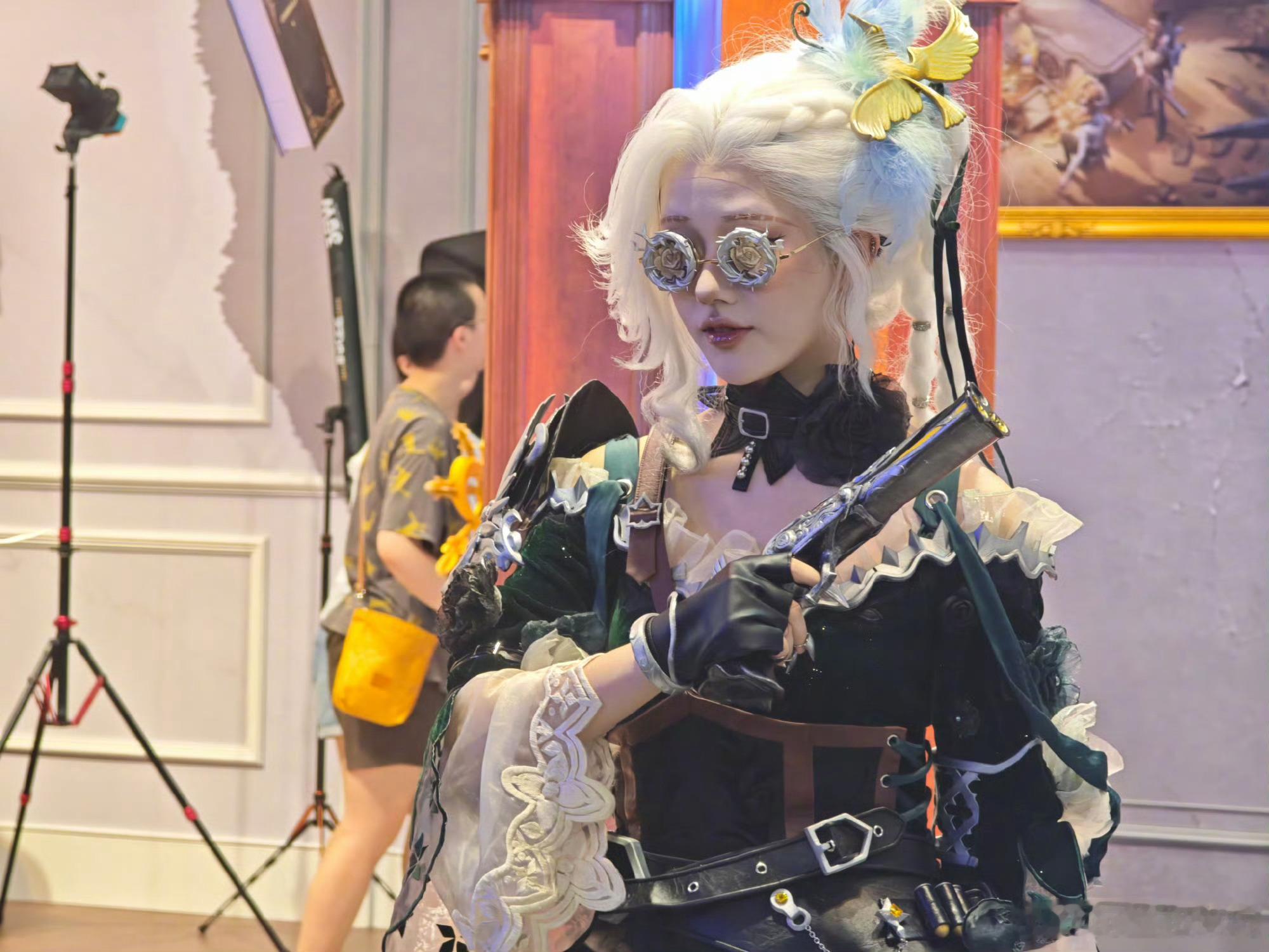 今年CJ氛围直接拉满，各路coser轮番登场，颜值和还原度全都在线。超多玩家齐聚
