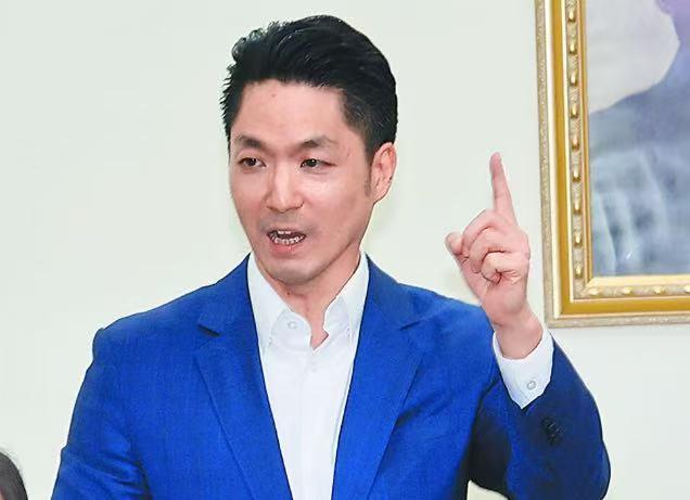 又有一蓝营大佬站出来，力挺蒋万安，卢秀燕尴尬，侯友宜不装了

针对725上凯道反