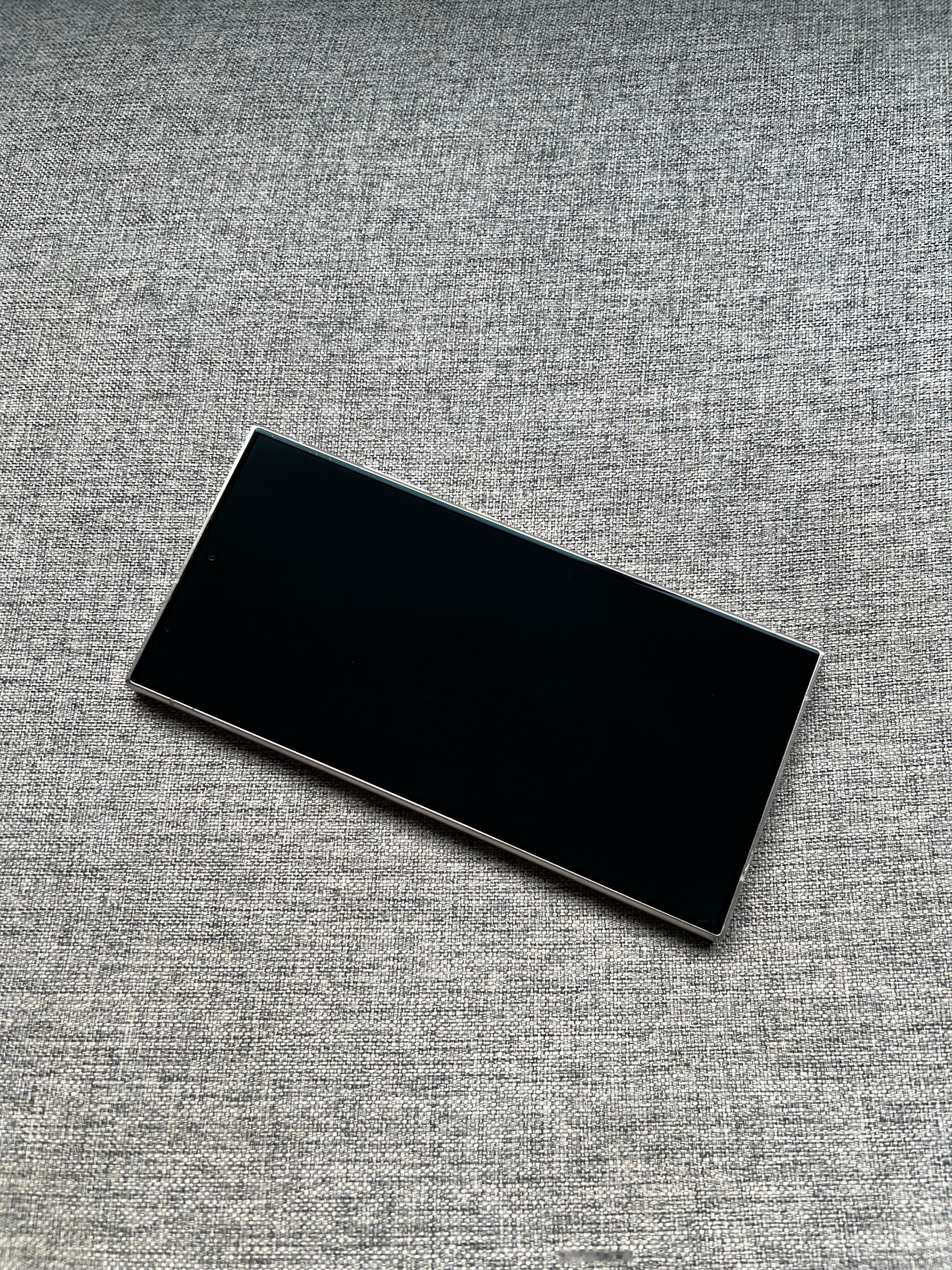 三星S24 Ultra 12+256G 钛灰，屏幕小划痕，外壳划痕磕碰，单机，店