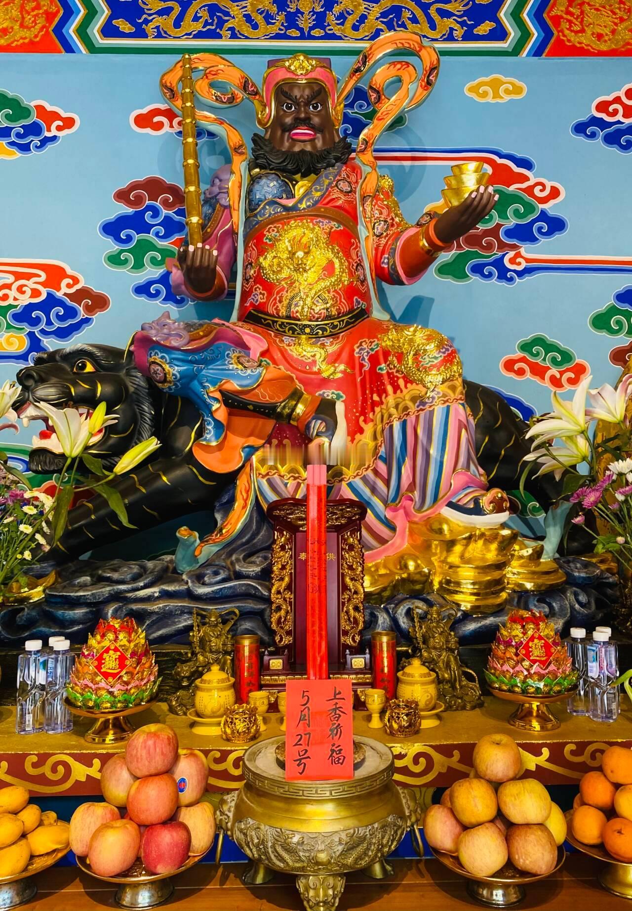 开周大吉，好运围绕，5月27号师父在财神殿为所有粉丝祈福事业财运[作揖]（评论里