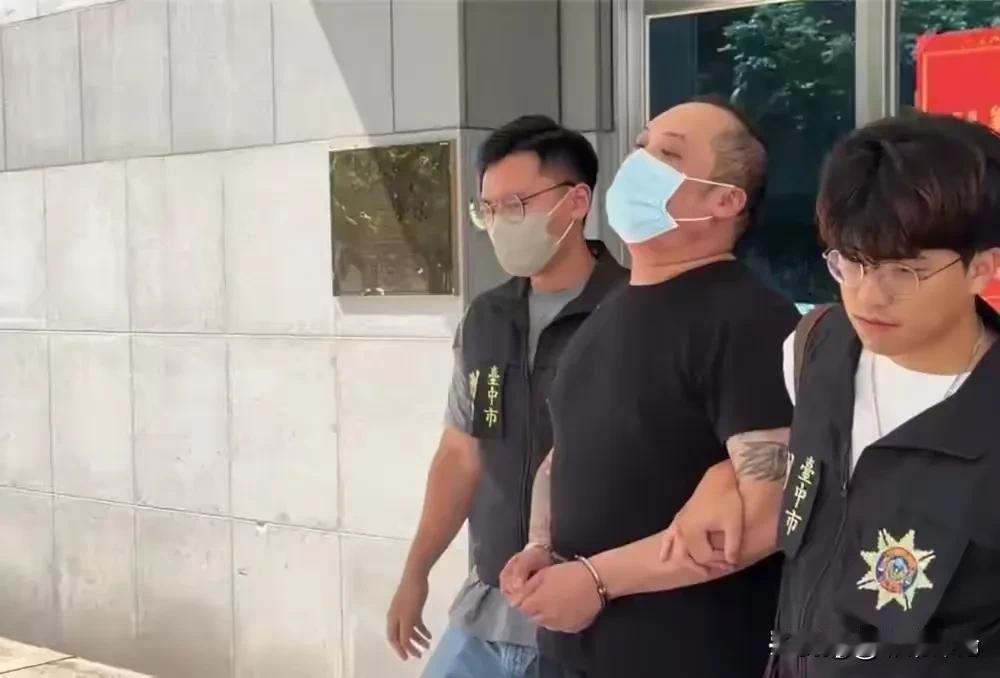 如果真有所谓统一战线安排的人员出手，绝不会只轻飘飘一拳了事，针对长期勾结“台独”