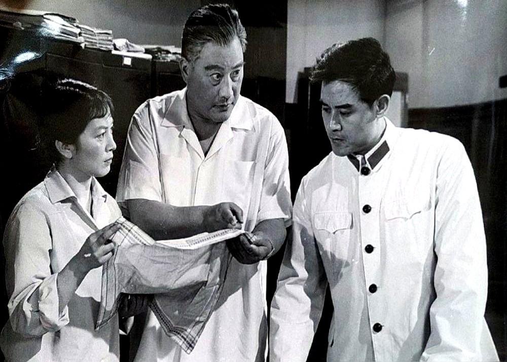 《保密局的枪声》1979年上映直接爆了，6亿多人看。

导演常彦敢拍地下工作片，