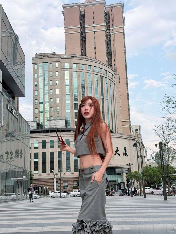 庄法公司回应庄法受伤排练的时候难免有磕碰意外，希望姐姐以后训练都能多注意保护自己
