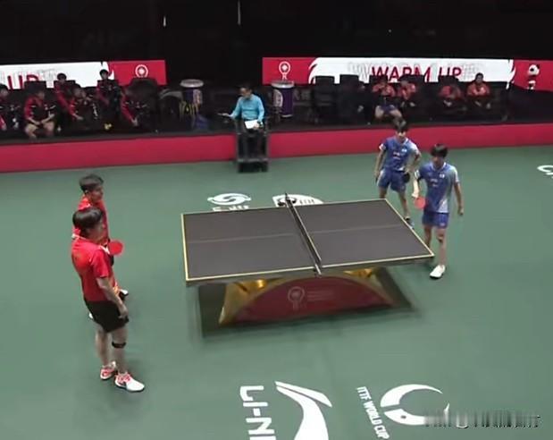 王楚钦林诗栋1:2篠塚大登户上隼辅
第一局，开局2:0，林诗栋球出台2:1，林诗