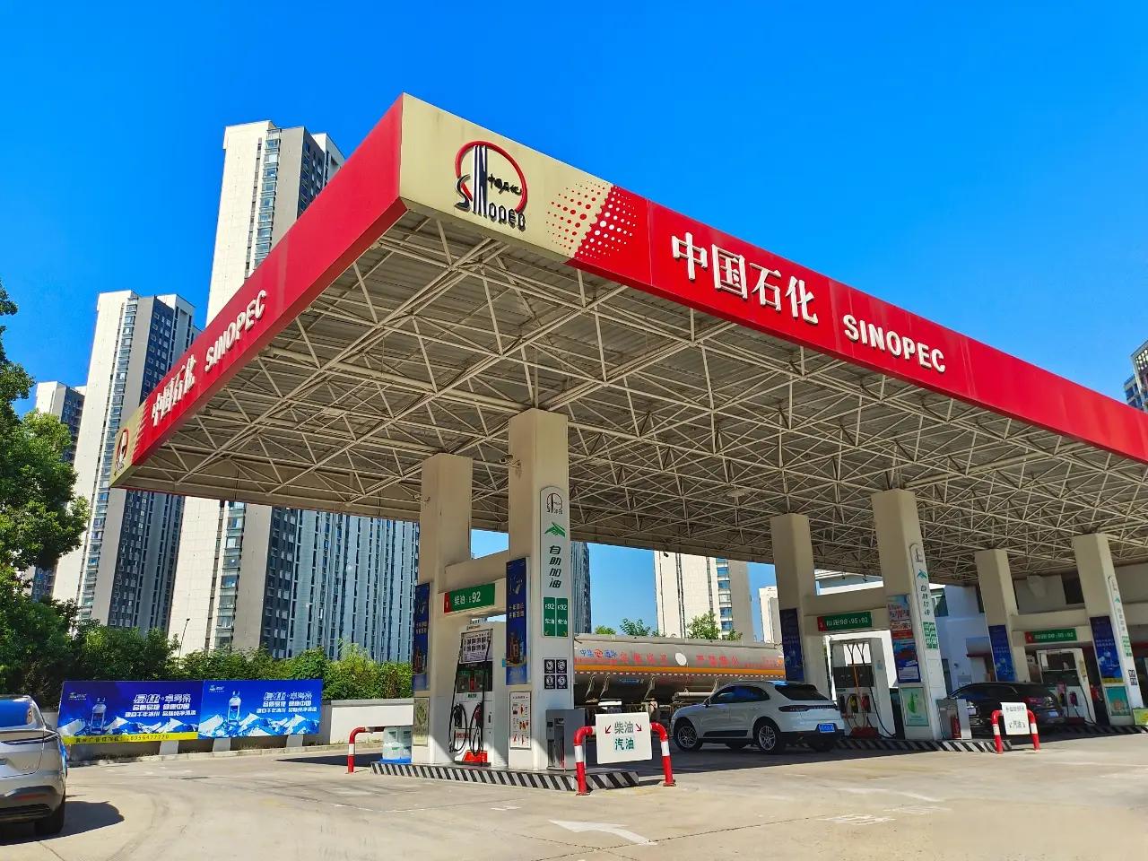 税务总局下达命令：2026年11月1日起全国所有加油站强制实行“加完油自动秒开电