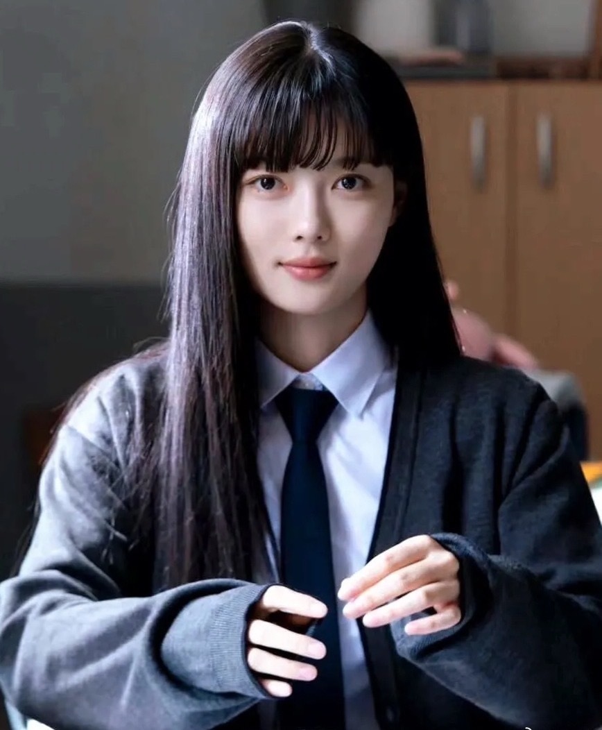 真的很喜欢现在我老婆这个头像但每次被艾特完总感觉主页和头像都脏了