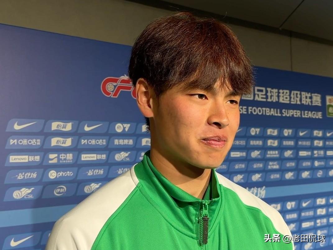北京国安小孩哥邓捷夫很低调…给自己京鲁和京沪之战的两场表现只打了5分，可以看出小