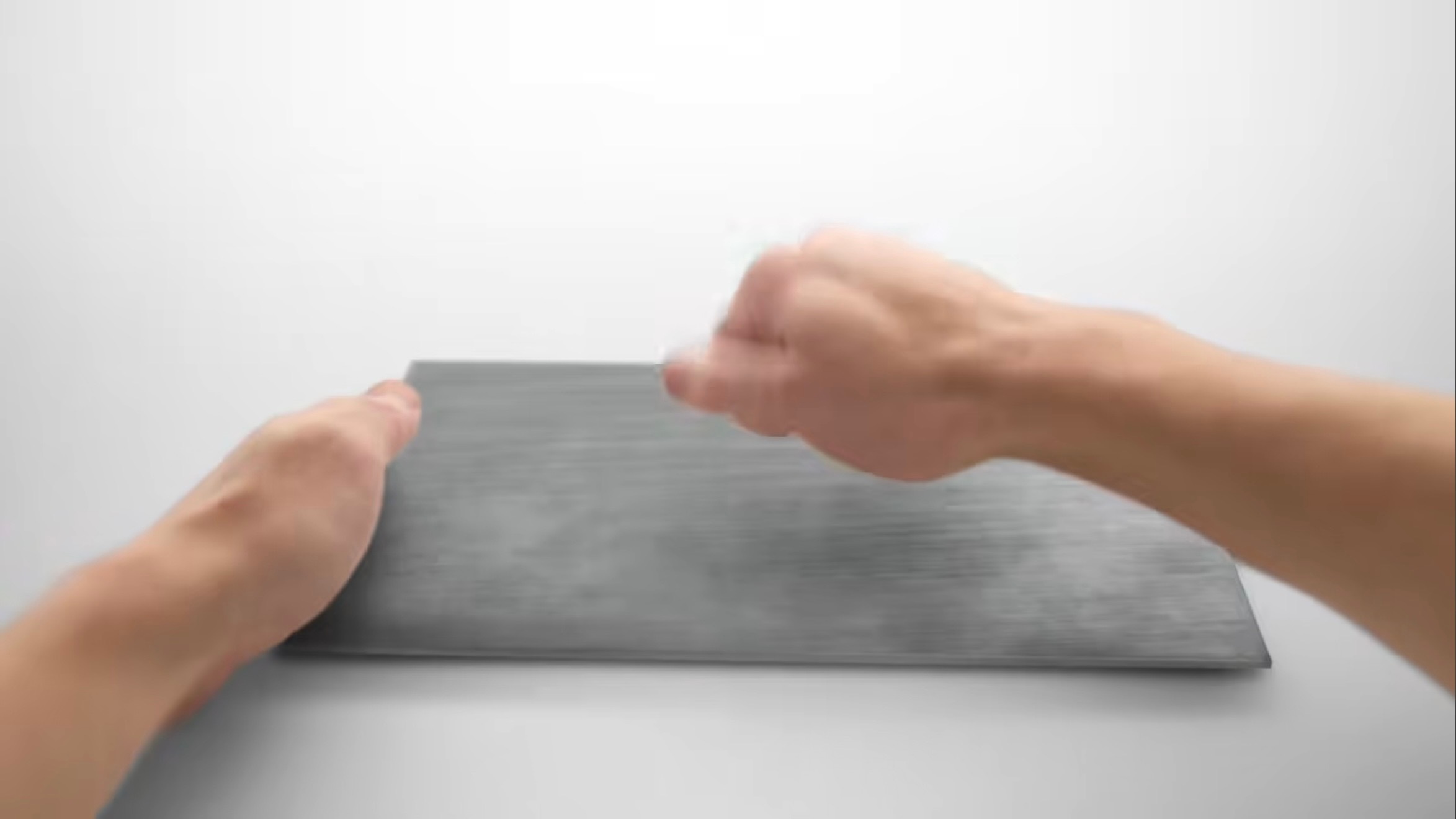 MacBook Neo只用了其他MacBook铝金属的一半；iPhone 17 