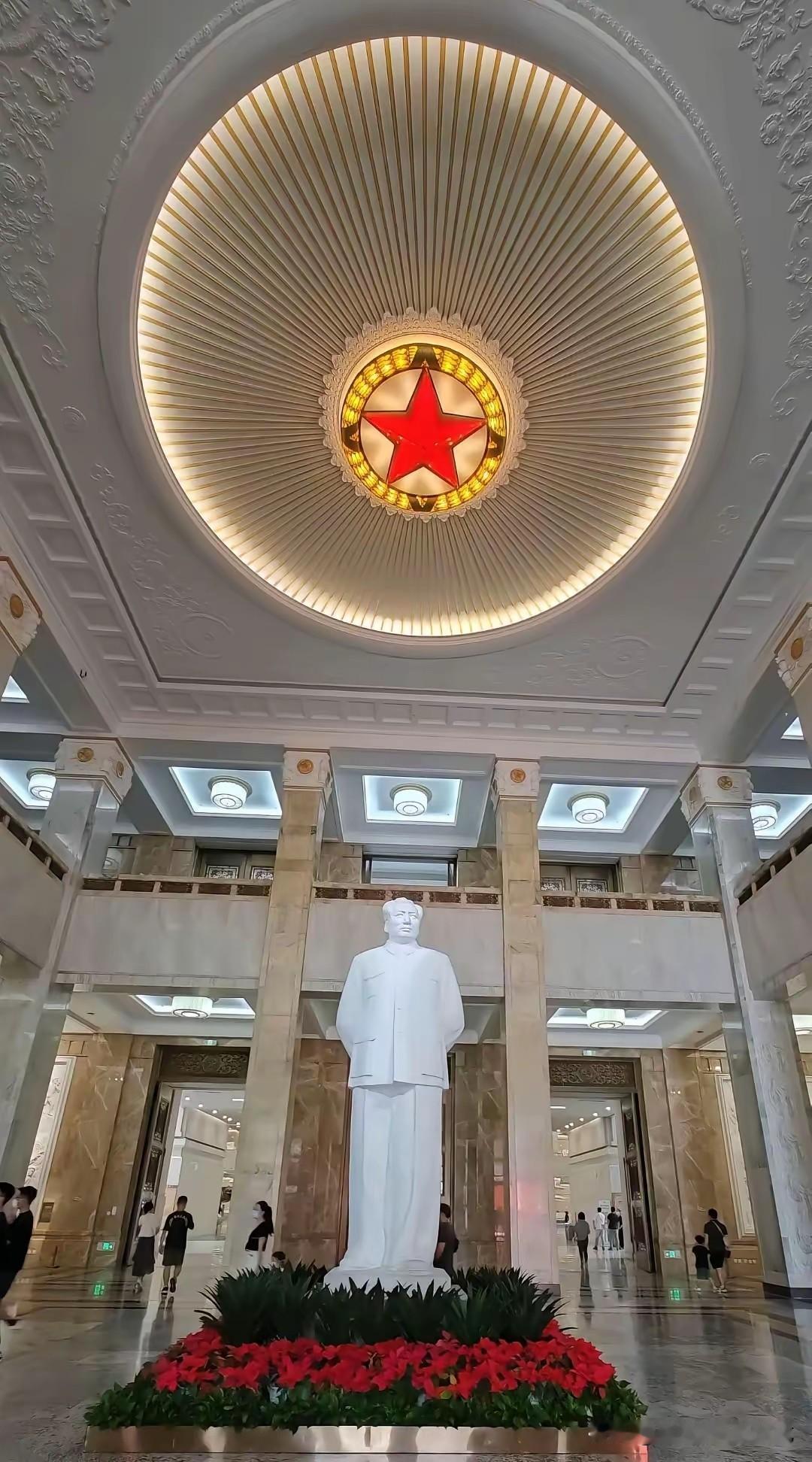 看似风平浪静
实则暗流涌动！