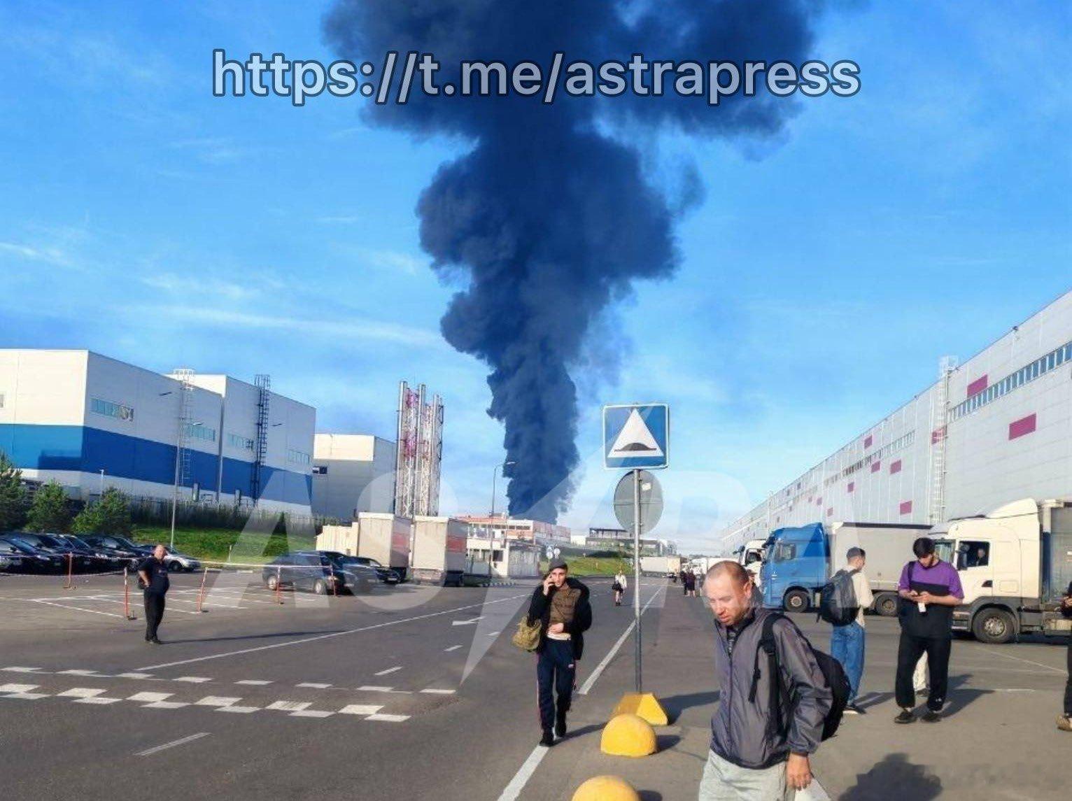 莫斯科州波多利斯克軍工企業遭無人機襲擊後起火據報道，俄羅斯莫斯科州波多利斯克（P