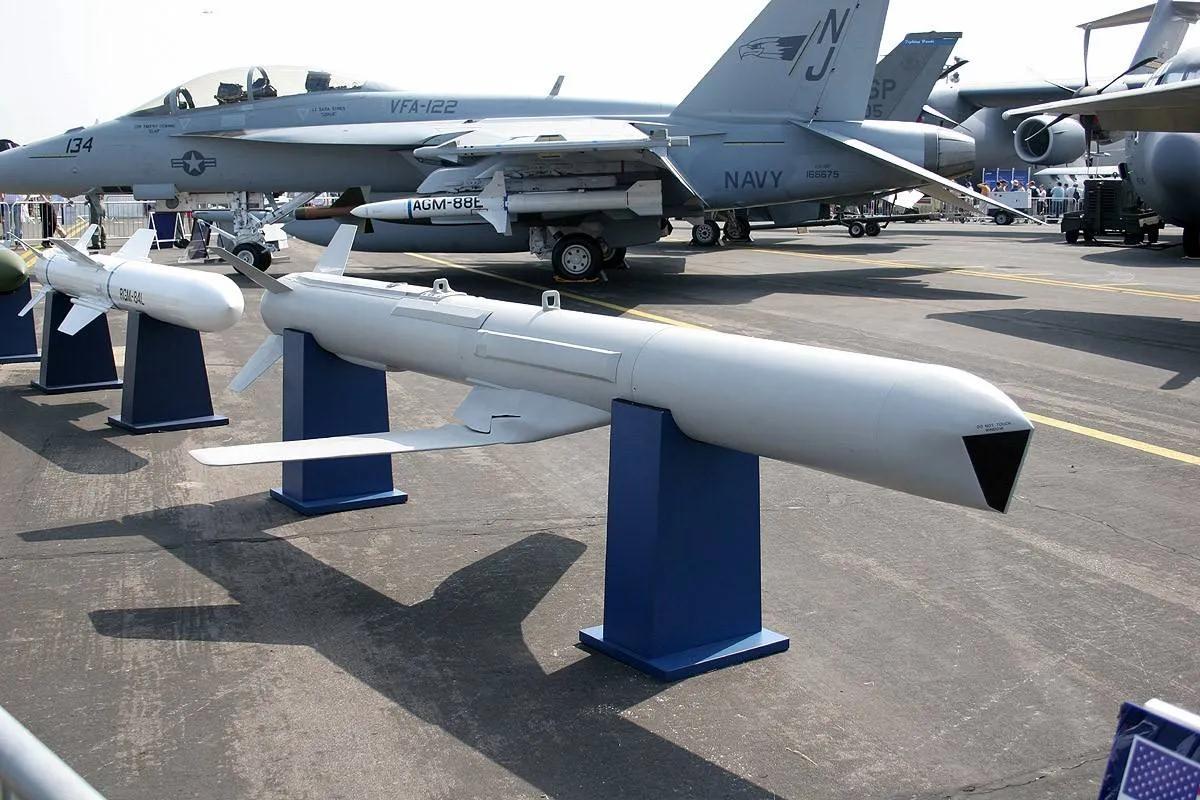 这回是小日本自己把自己逼进死胡同了，在作死的路上越走越远，联合国规定战败国不能有