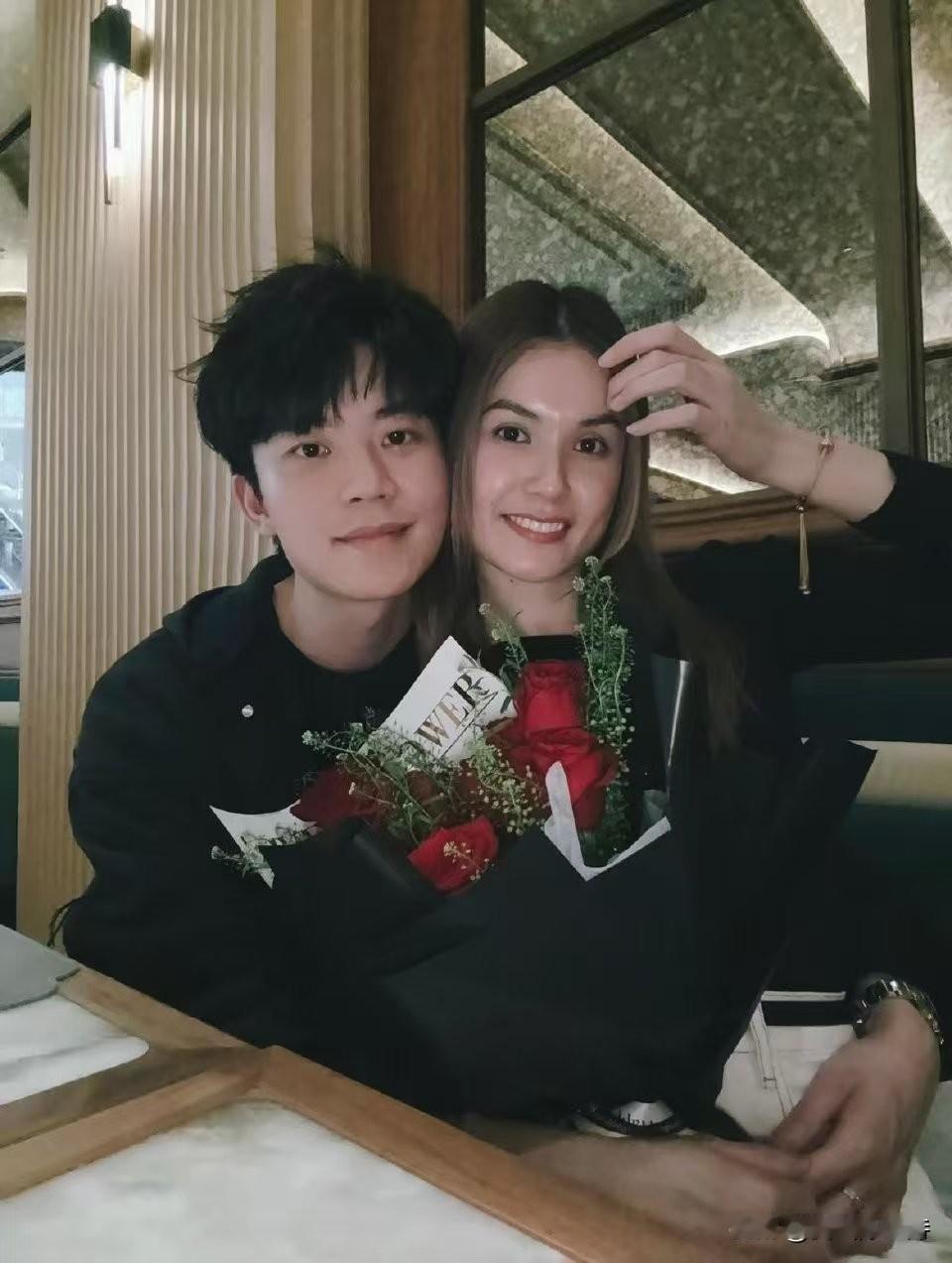 球员过新年，张家玮过情人节。
丁俊晖辛苦跑了英国一趟，打玉山公开赛资格赛，结果不