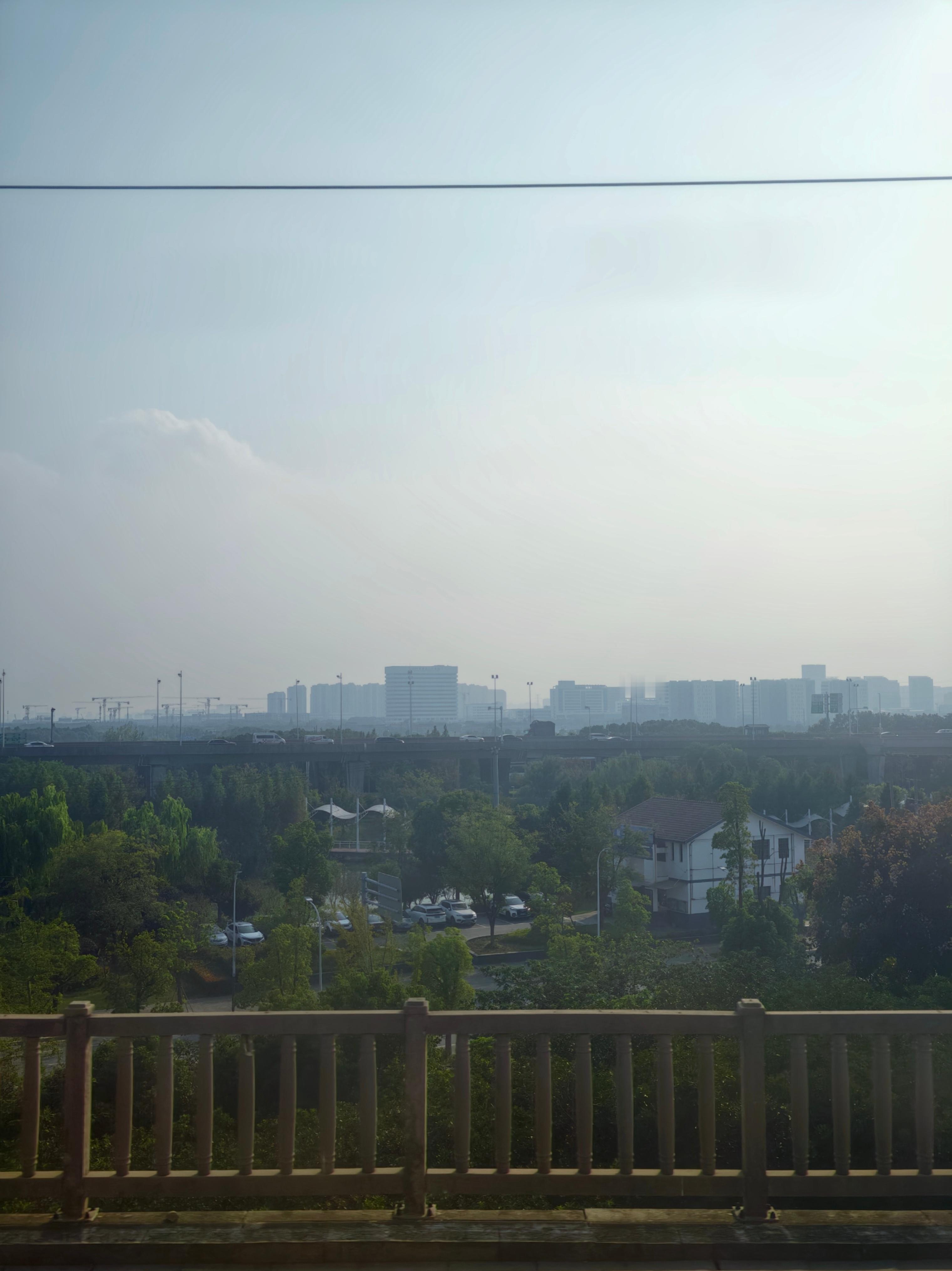 车到苏州，总算看到太阳了[揣手][揣手][揣手] ​​​