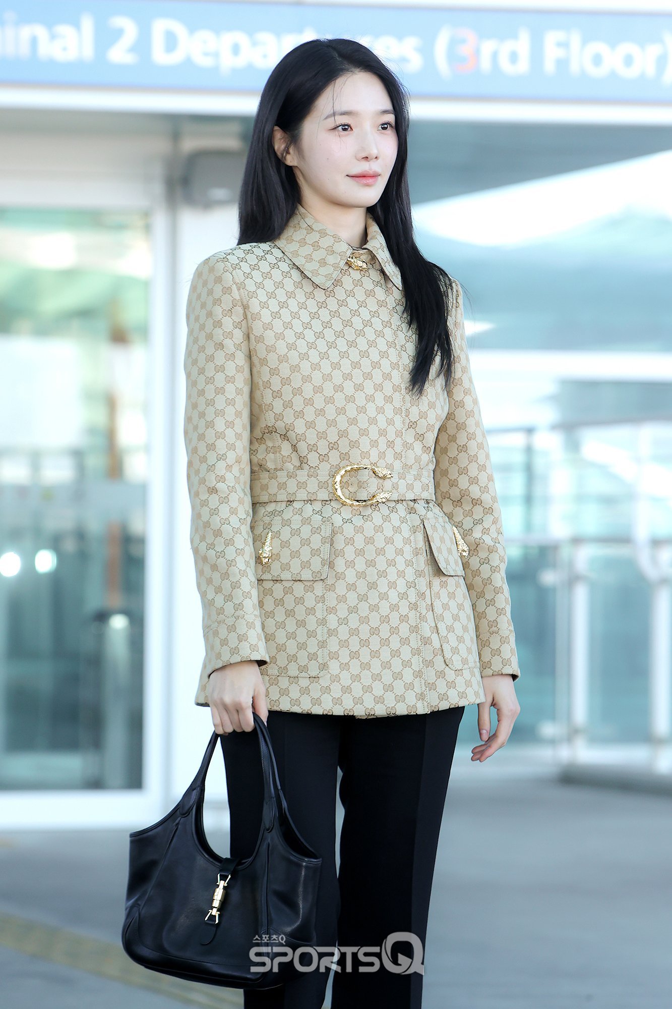 米兰时装周｜机场出发照朴珪瑛 —— Gucci Primavera Show韩区