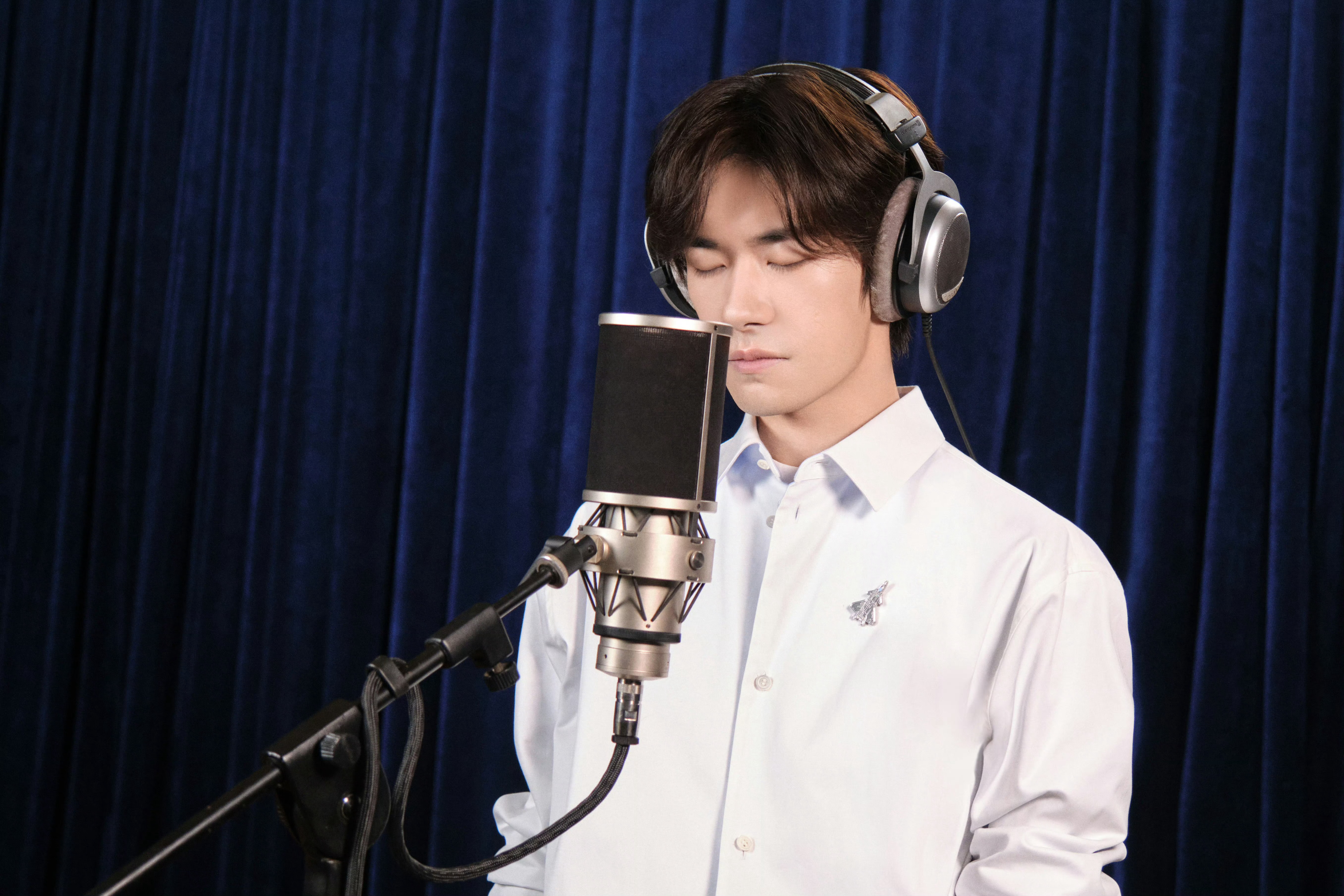 录音室小烊四字 易烊千玺 yyqx 四字弟弟易烊千玺淘宝天猫全球代言人