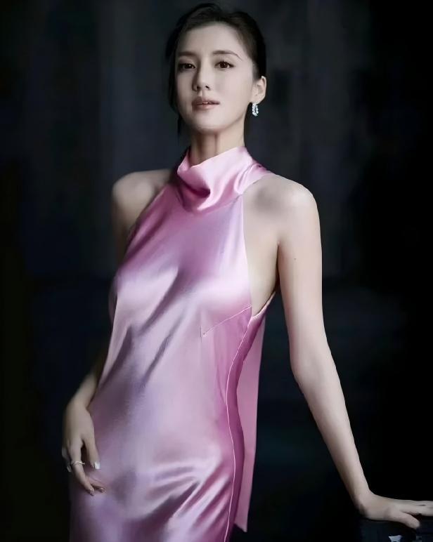 还是活得舒展一些吧。舒展就是不别扭，不纠缠，不纠结，不跟自己过不去。好多时候，别