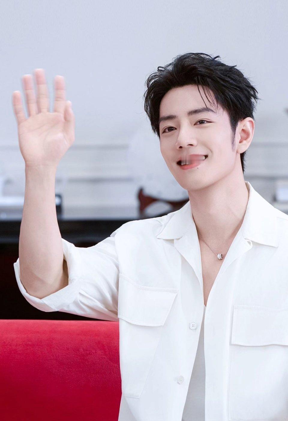 肖战肖战盛阳肖战玉骨遥 “聚光灯下，你最耀眼”𝑼𝒏𝒅𝒆𝒓 𝒕𝒉𝒆