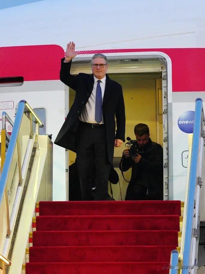 访完中国后，英国首相即将去往日本。我们捆不住斯塔默的双脚，但我们撂下一句话：国与