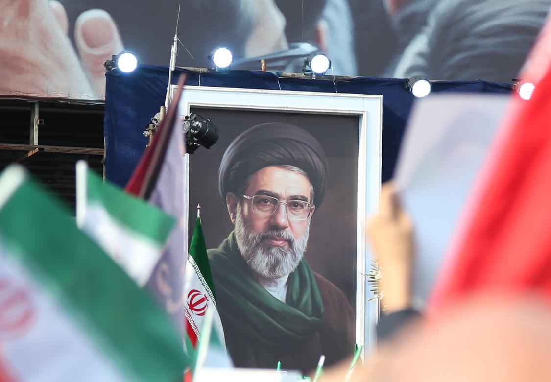 伊朗最高领袖发表首份声明，穆杰塔巴·哈梅内伊说，不会放弃复仇，霍尔木兹海峡将继续