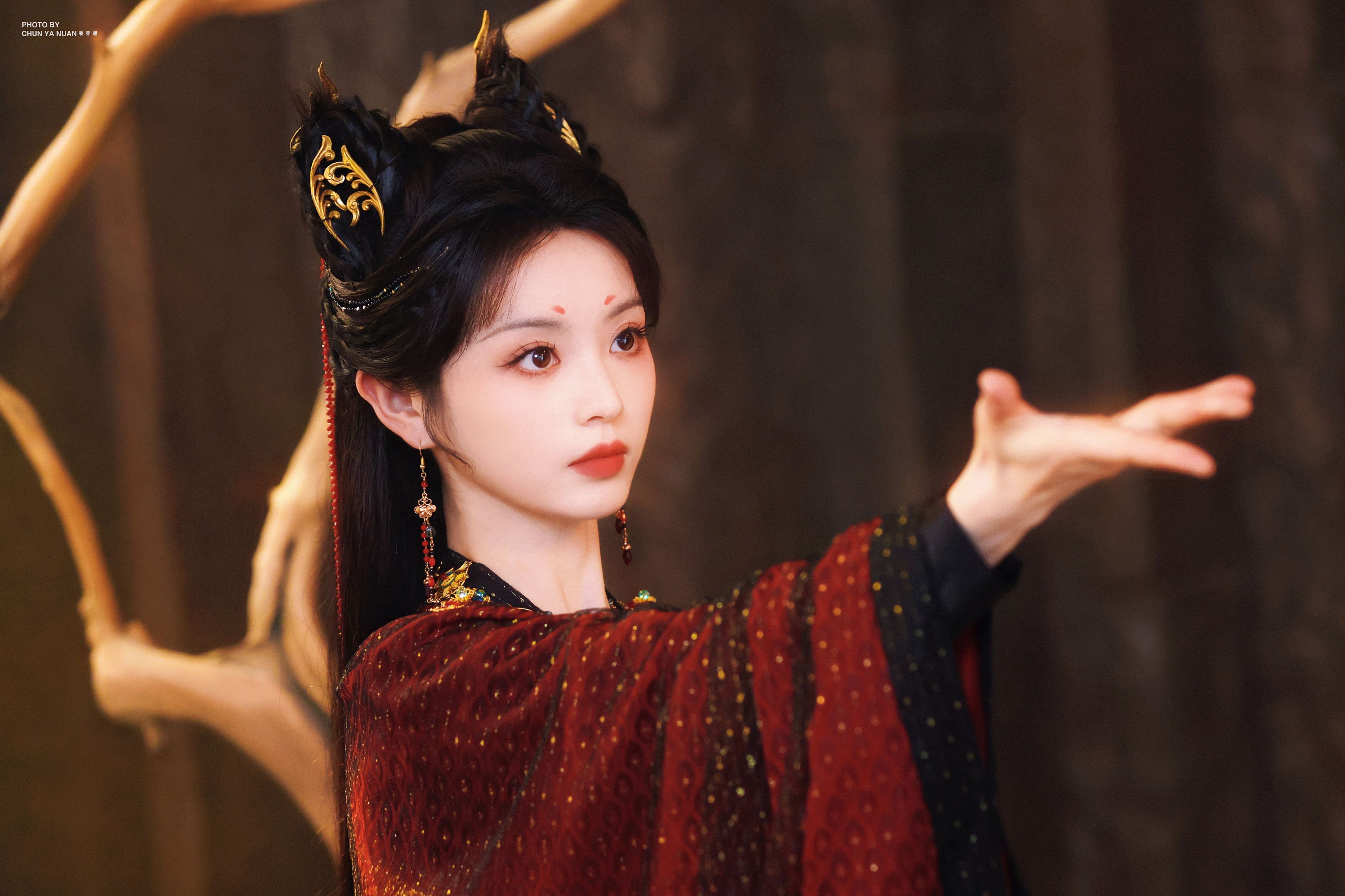 田曦薇 《子夜归》武祯☽ 壁纸-原形猫猫头+红衣（红黑）+特别妆容