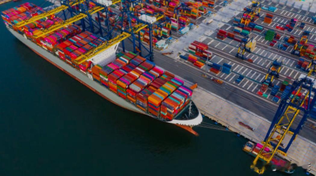 就在刚刚，
​长和集团正式宣布，
​2月4日，长和集团正式发布公告：针对巴拿马最