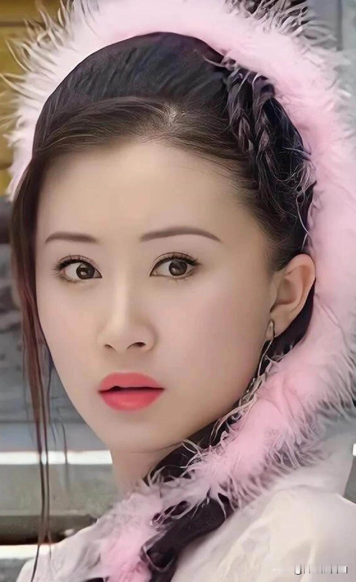 舒畅，39岁了，该做的一样没做，没结婚，没当妈，也没生娃，恋爱目前也没有。唯一一