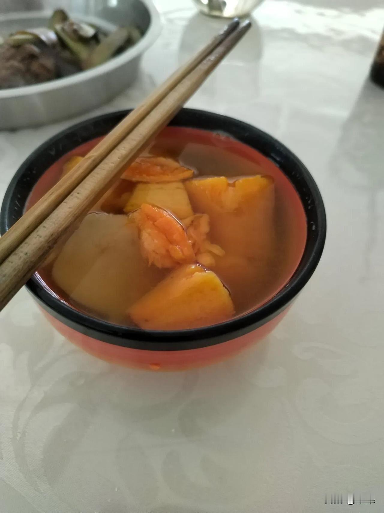 长的又老又丑是种啥体验？

我才十几岁的时候，人家都以为我二十多岁了，我二十多岁