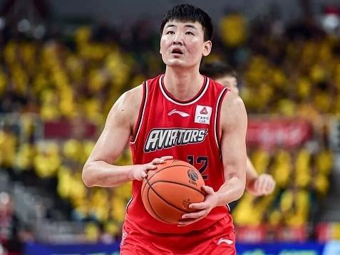 CBA签约消息：据深圳男篮官方报道，顾全将出任深圳男篮新赛季主教练；而上赛季主教