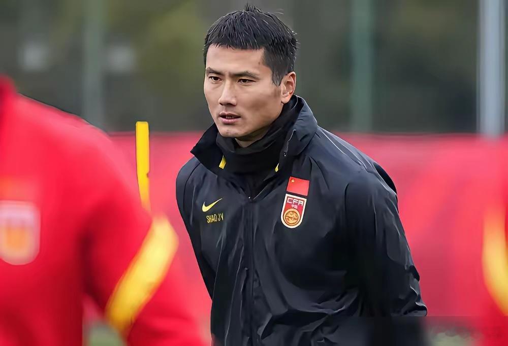 终于有人对国足下死手了！ 跑不动的直接滚，状态差的靠边站，连武磊张稀哲都要退居传