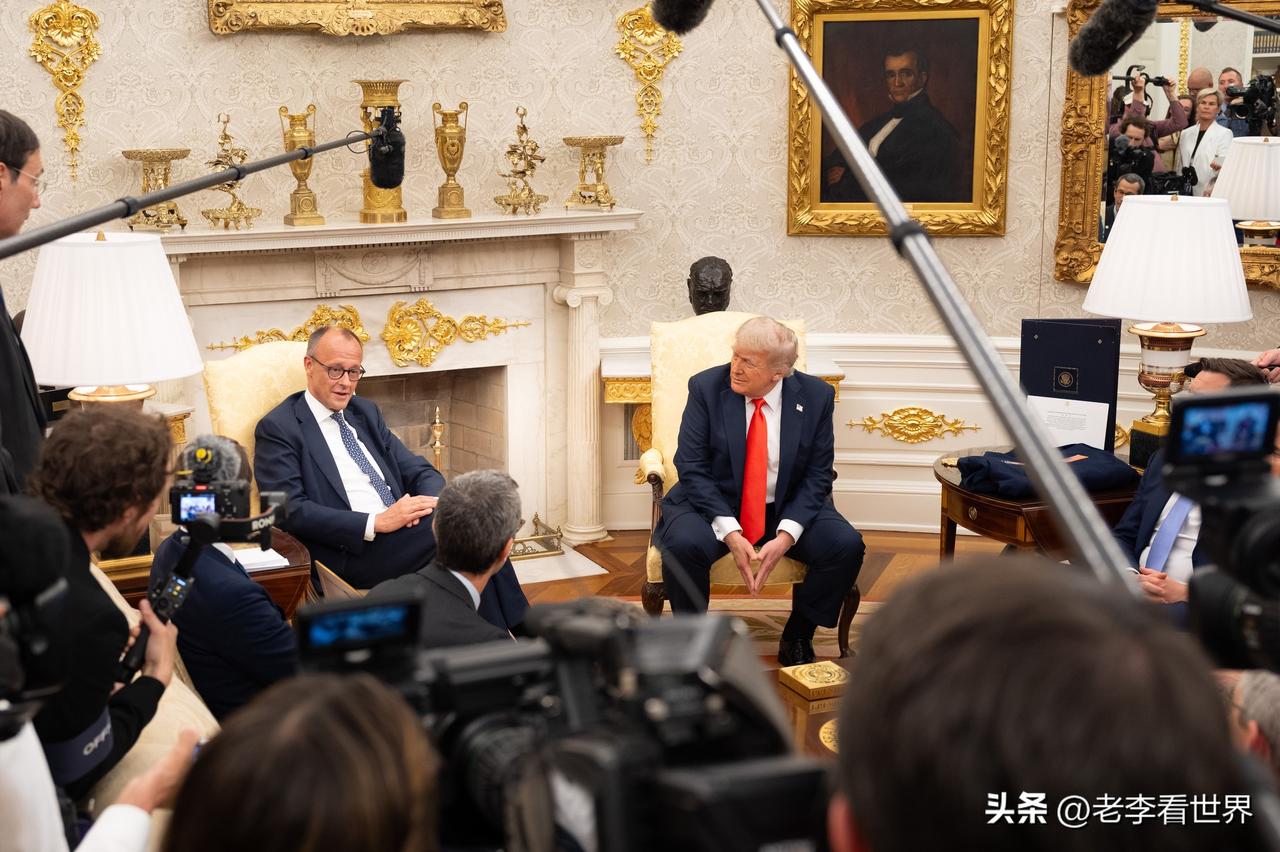 【默茨与特朗普通电话，讨论了伊朗和乌克兰局势】
柏林时间2026年3月22日，德