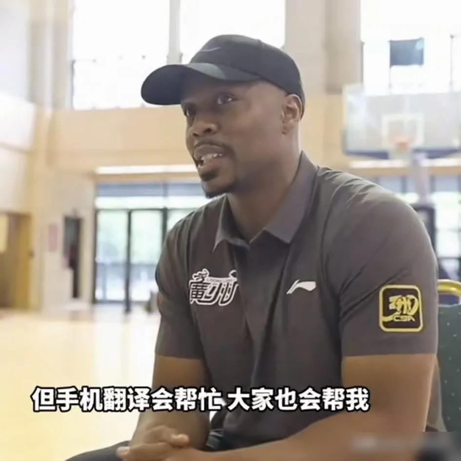 在成绩的重压之下米切尔也不装了！
昨晚广州对北京的比赛，徐昕仍然是首发，第一节比