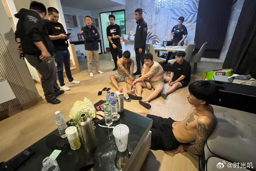 3名中国女子在泰遭诱骗锁链囚禁9月22日泰国春武里府，警方成功解救3名遭诱骗囚禁