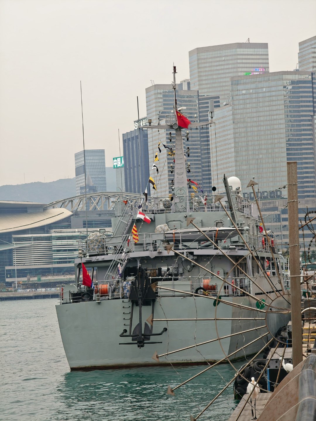 中环也有解放军码头了 