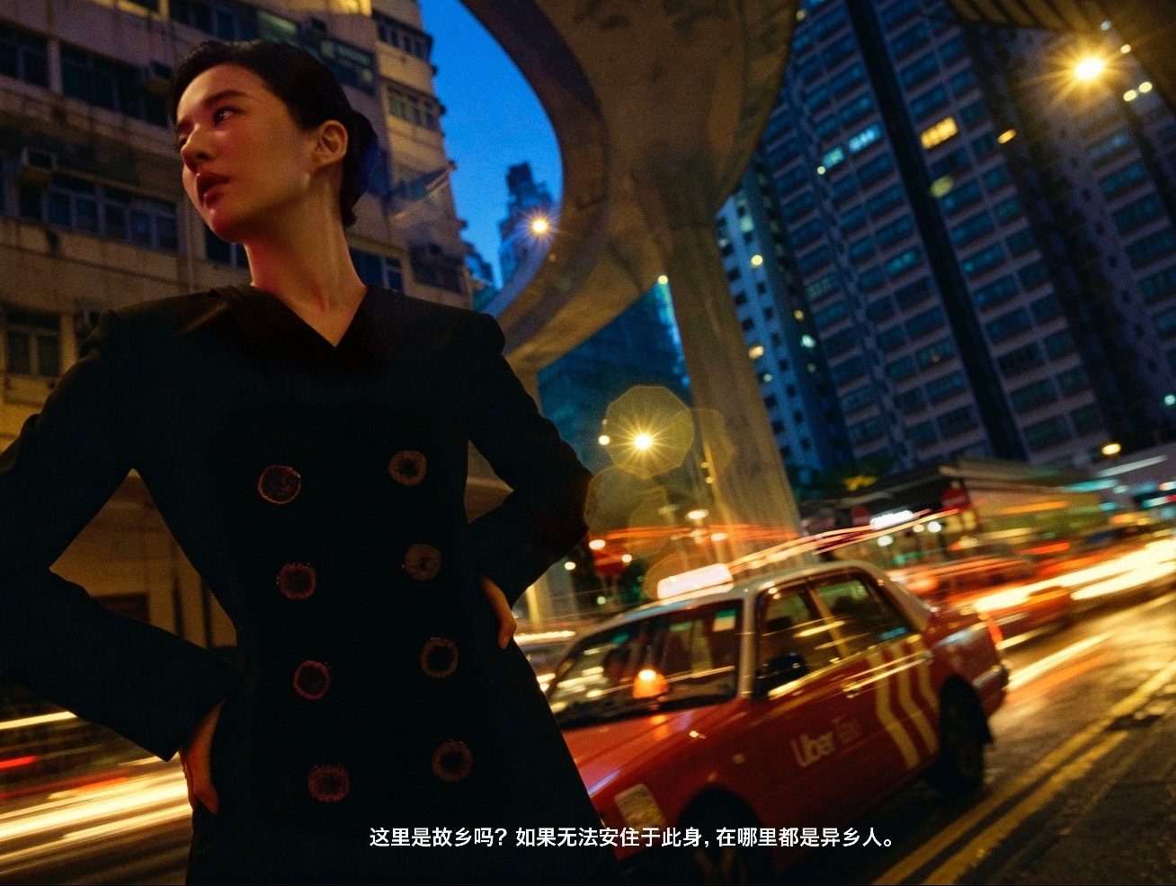omg，旗袍刘亦菲来了…W这期策划太用心了，简直像拍了部电影…关锦鹏好会拍，这溢