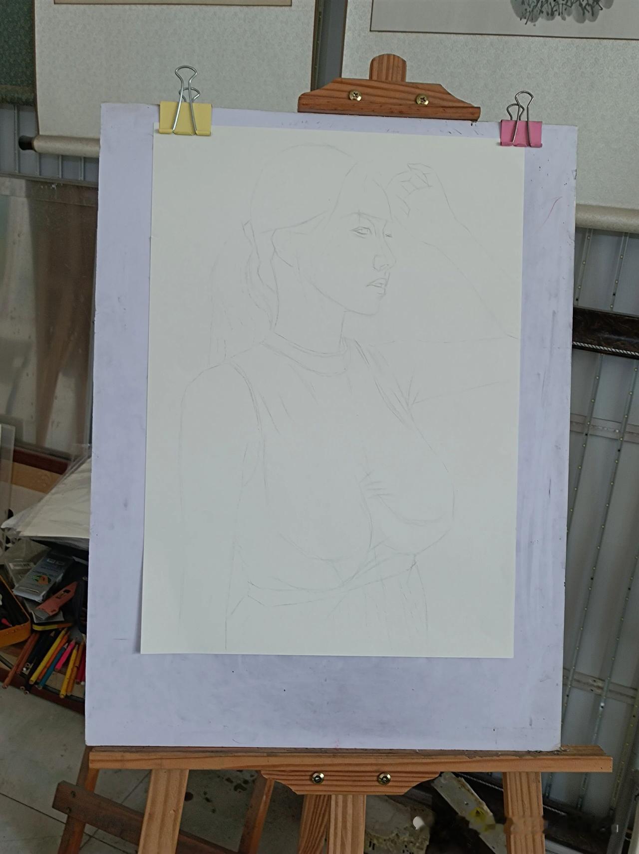 《六月阳光》4K 炭笔素描手绘日记，炭笔轻扫的线条里，藏着六月的一缕阳光。抬手挡