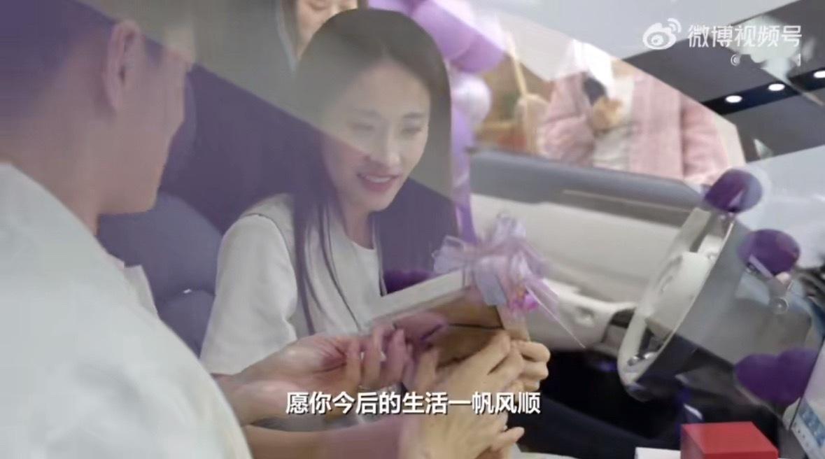 孙杨是今天的表白天花板张豆豆在孙杨低谷的时候，依然不离不弃，一直陪在孙杨身边默默