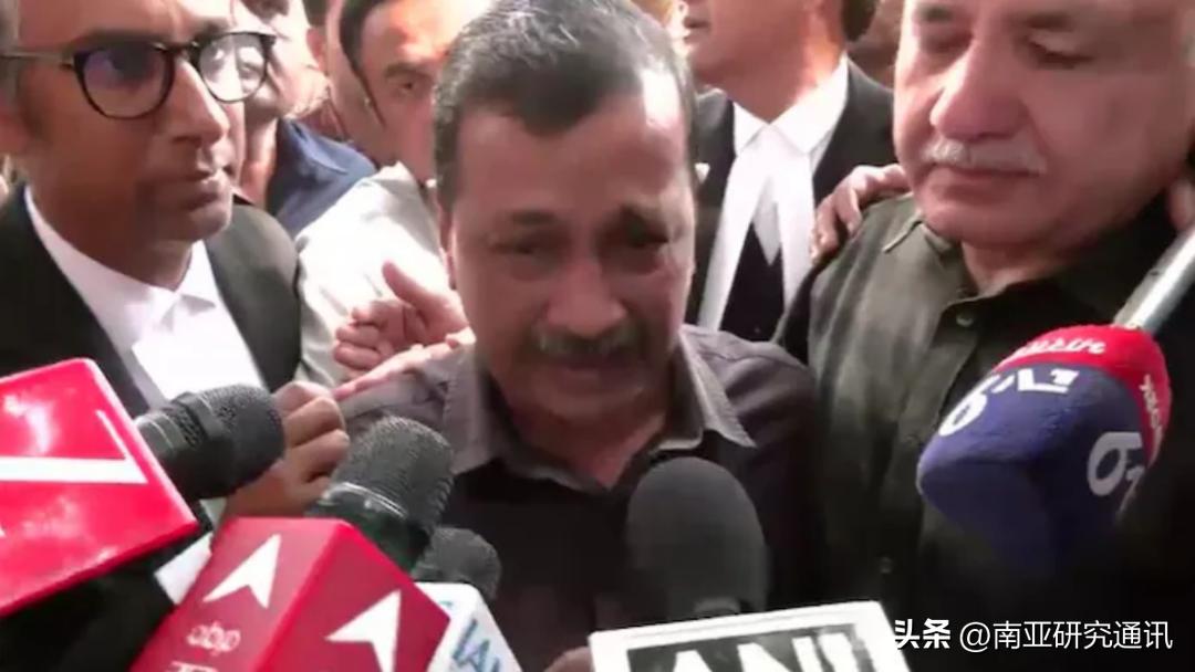 《印刷报》、《印度时报》2月27日报道，因“酒类腐败”丑闻被捕的前德里首席部长、