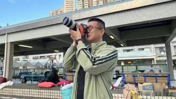 都知道，香港寸土寸金，
几代人才能拥有这一套房，
香港宏福苑大火过后，陆先生问身