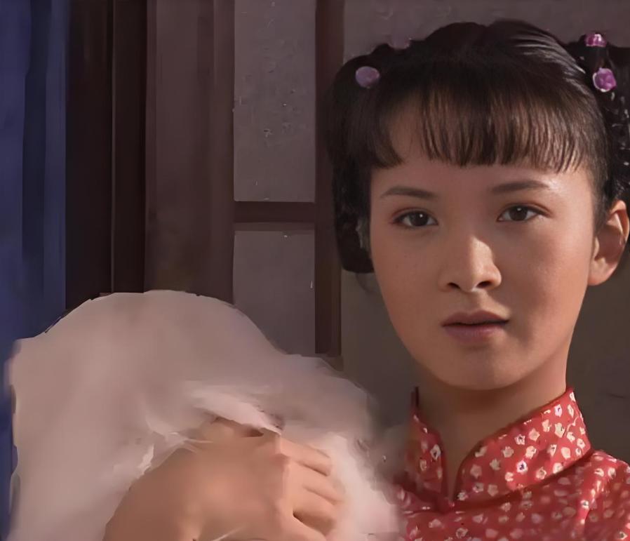 《大宅门》里面的香秀有多勾人？说到底，男人就是喜欢比自己年轻的小姑娘。
在大宅门