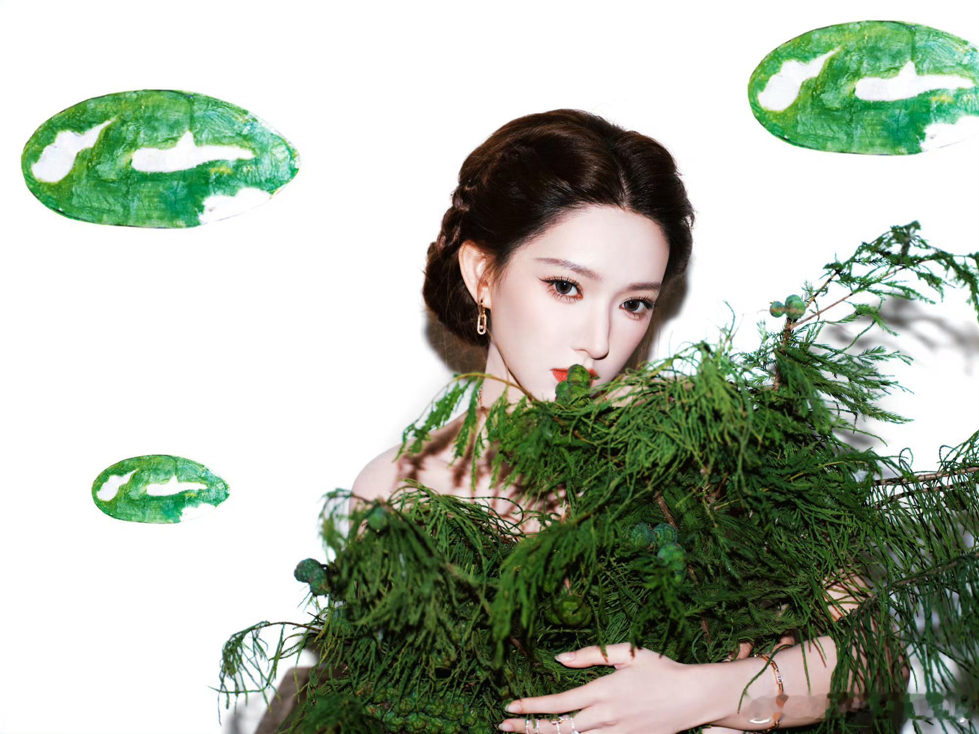 程潇 鎏金甜橙少女妆 潇潇今天好甜，女神范都快溢出荧幕！